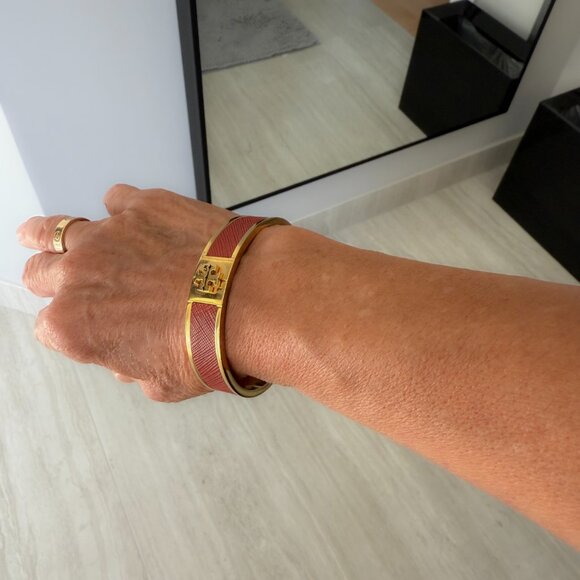 Tory Burch Leather Inlay Hinged Bangle Bracelet - Picture 2 of 10
